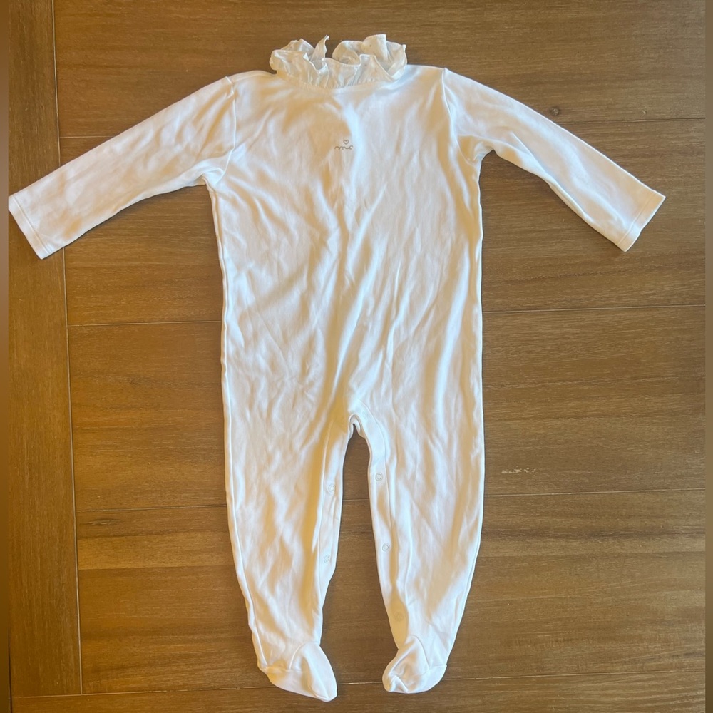 Marie Chantal Pima Cotton SleepSuit with collar Size 18M
